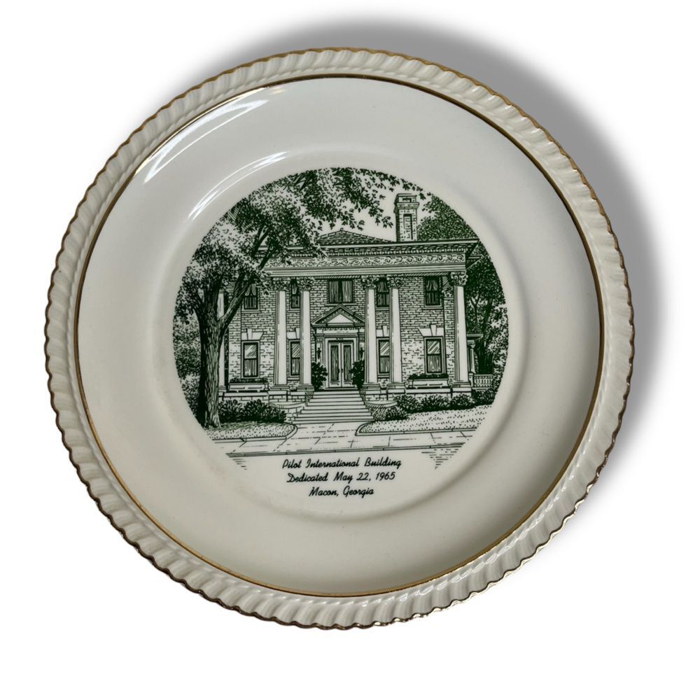 Vintage World Wide Art Pilot International Building Plate Macon GA Gold Trim